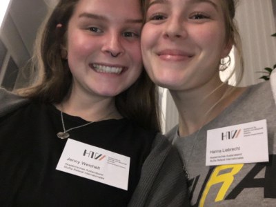 IMG-20191125-WA0016.jpg Bild von Hanni und Nanni, die Leitung vom Referat Internationales